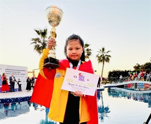 周先生在国际象棋少年组锦标赛中夺冠 | 文化 - 体育
